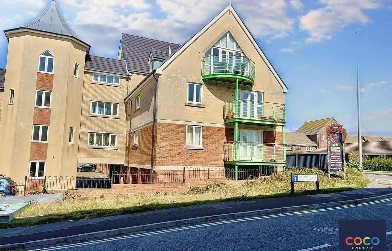 Stunning Duplex Penthouse with Sea Views & Lift Access, Weymouth Property image 1