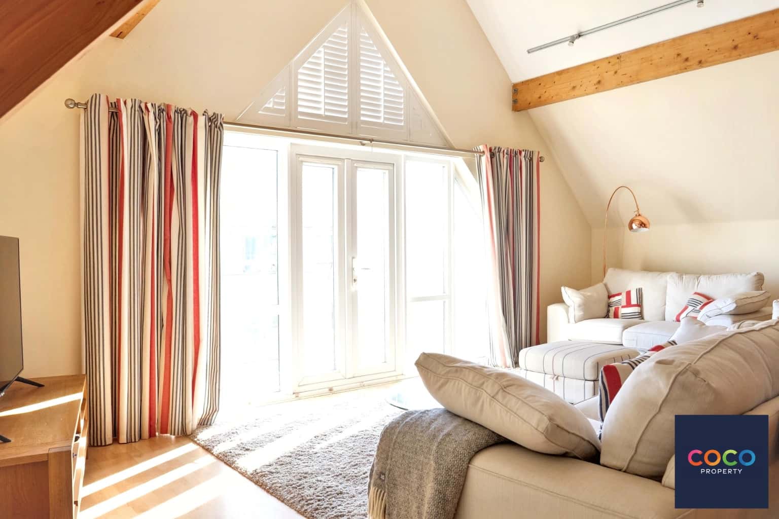 Stunning Duplex Penthouse with Sea Views & Lift Access, Weymouth Property image 9
