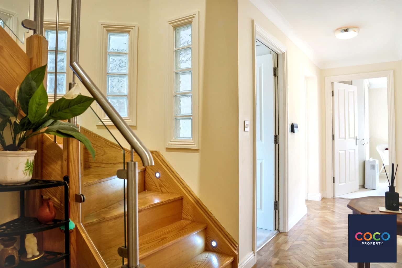 Stunning Duplex Penthouse with Sea Views & Lift Access, Weymouth Property image 3