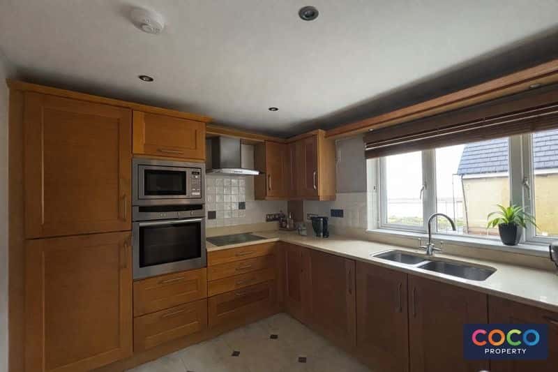 Stunning Duplex Penthouse with Sea Views & Lift Access, Weymouth Property image 4
