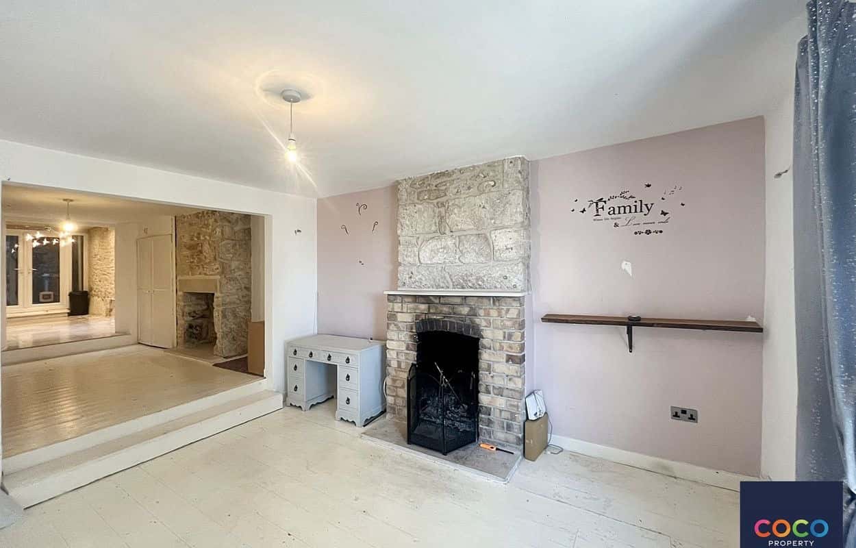 Panoramic Sea Views: Versatile 4 Bed House in Portland Property image 6