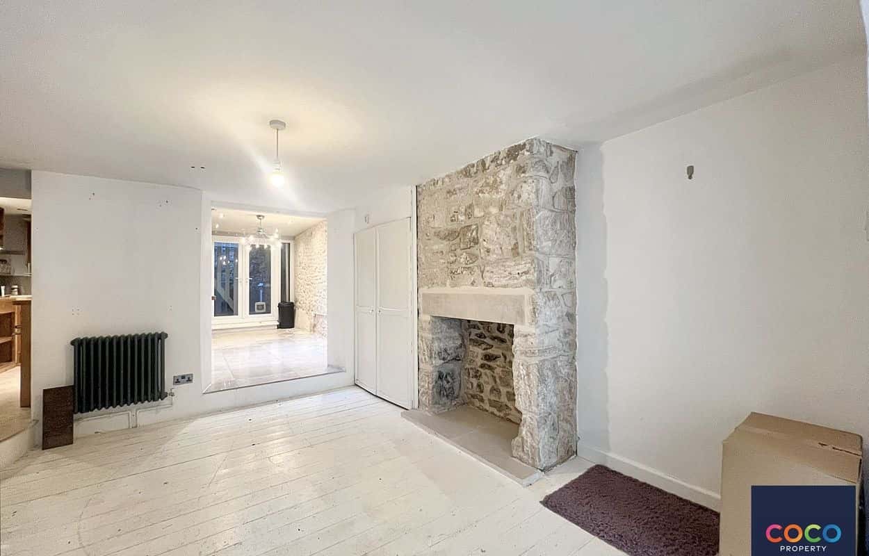 Panoramic Sea Views: Versatile 4 Bed House in Portland Property image 9