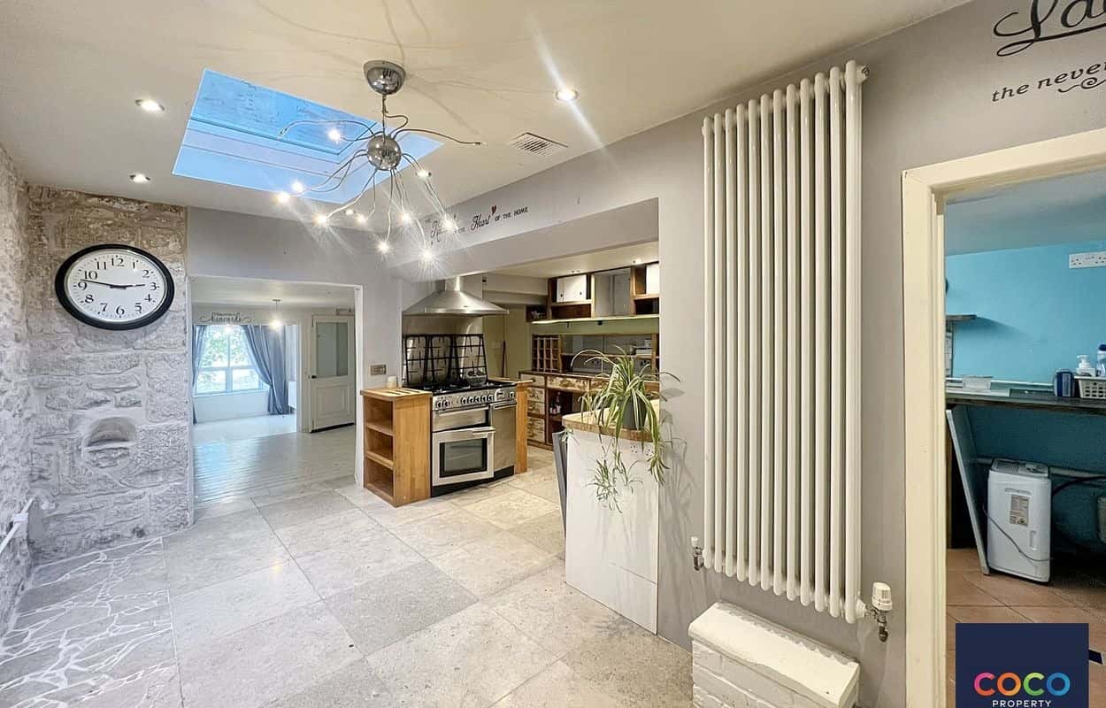 Panoramic Sea Views: Versatile 4 Bed House in Portland Property image 15