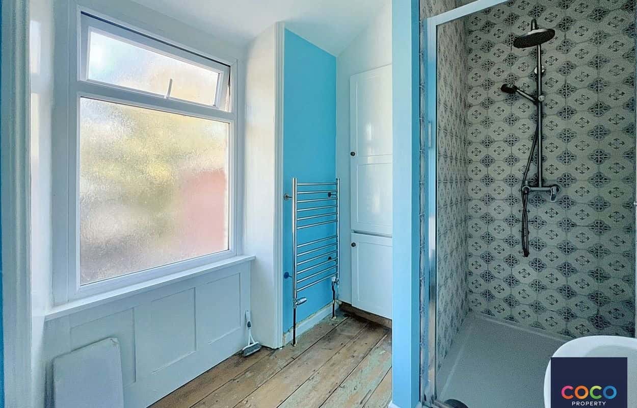 Panoramic Sea Views: Versatile 4 Bed House in Portland Property image 13