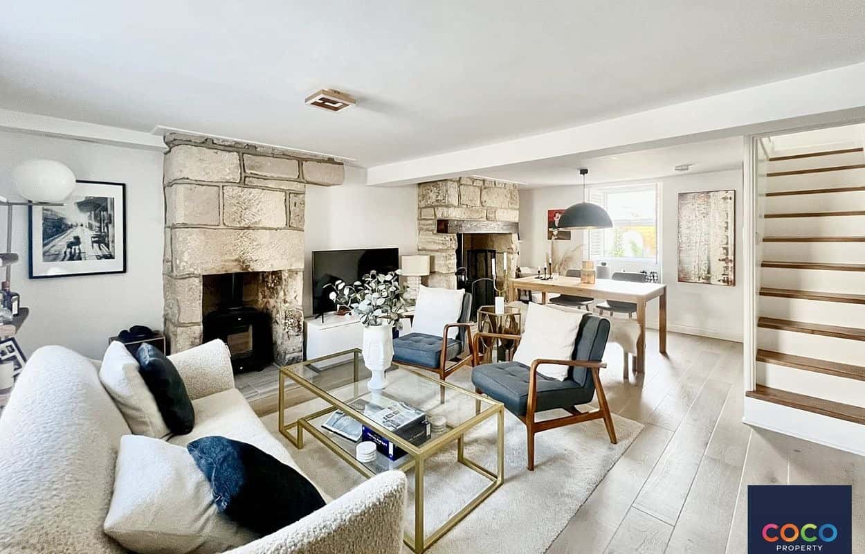 Charming 3-Bed House in Fortuneswell with Sea Views & Courtyard Property image 2