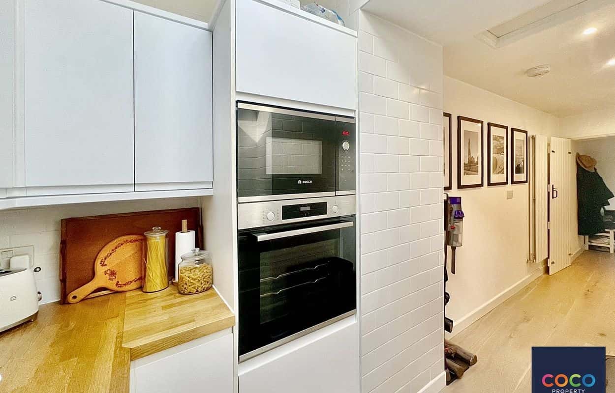 Charming 3-Bed House in Fortuneswell with Sea Views & Courtyard Property image 11
