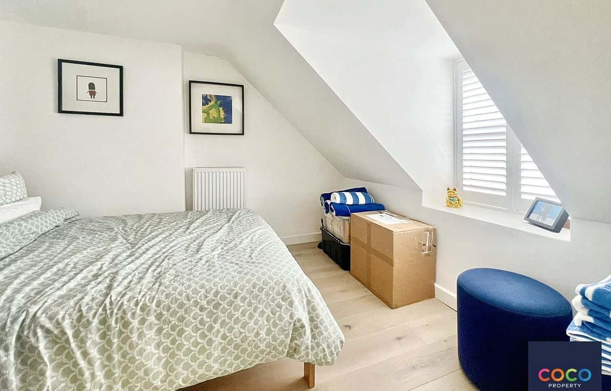 Charming 3-Bed House in Fortuneswell with Sea Views & Courtyard Property image 14