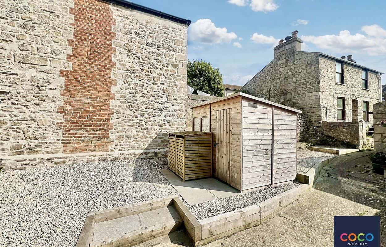 Charming 3-Bed House in Fortuneswell with Sea Views & Courtyard Property image 13
