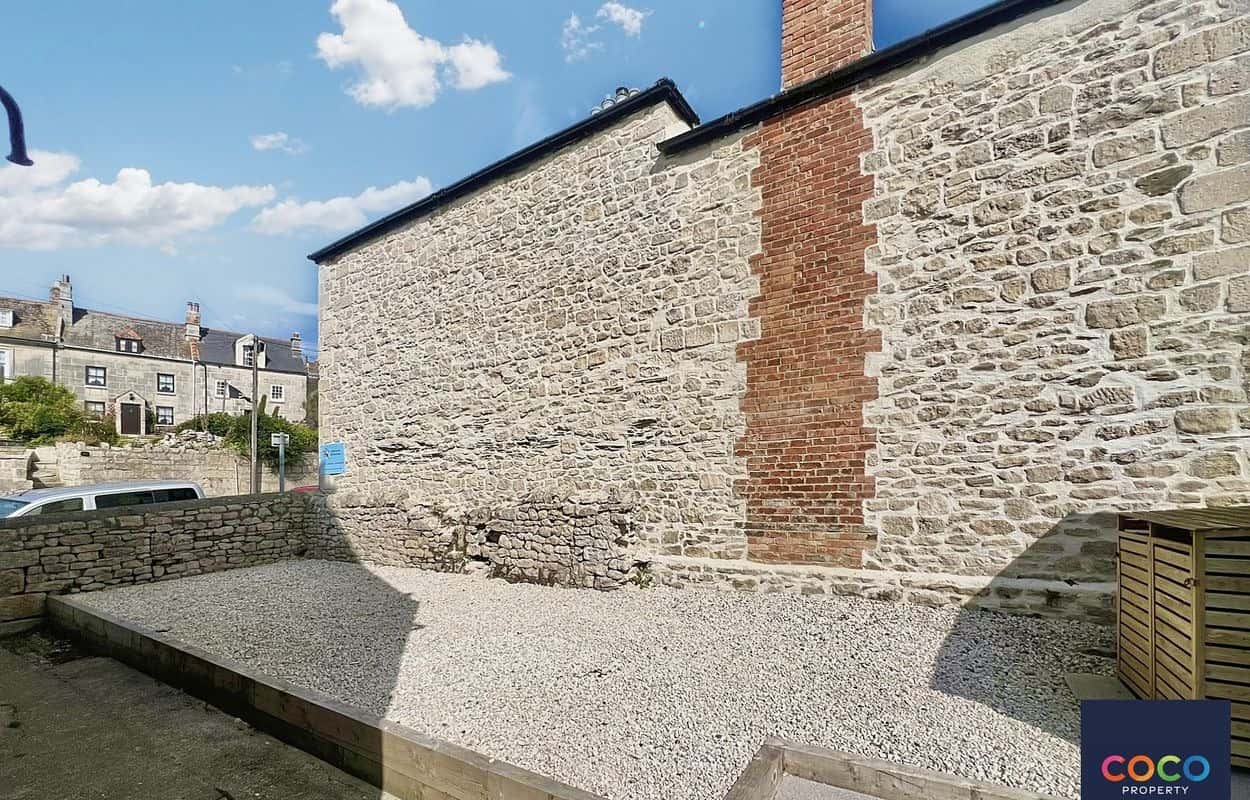 Charming 3-Bed House in Fortuneswell with Sea Views & Courtyard Property image 20