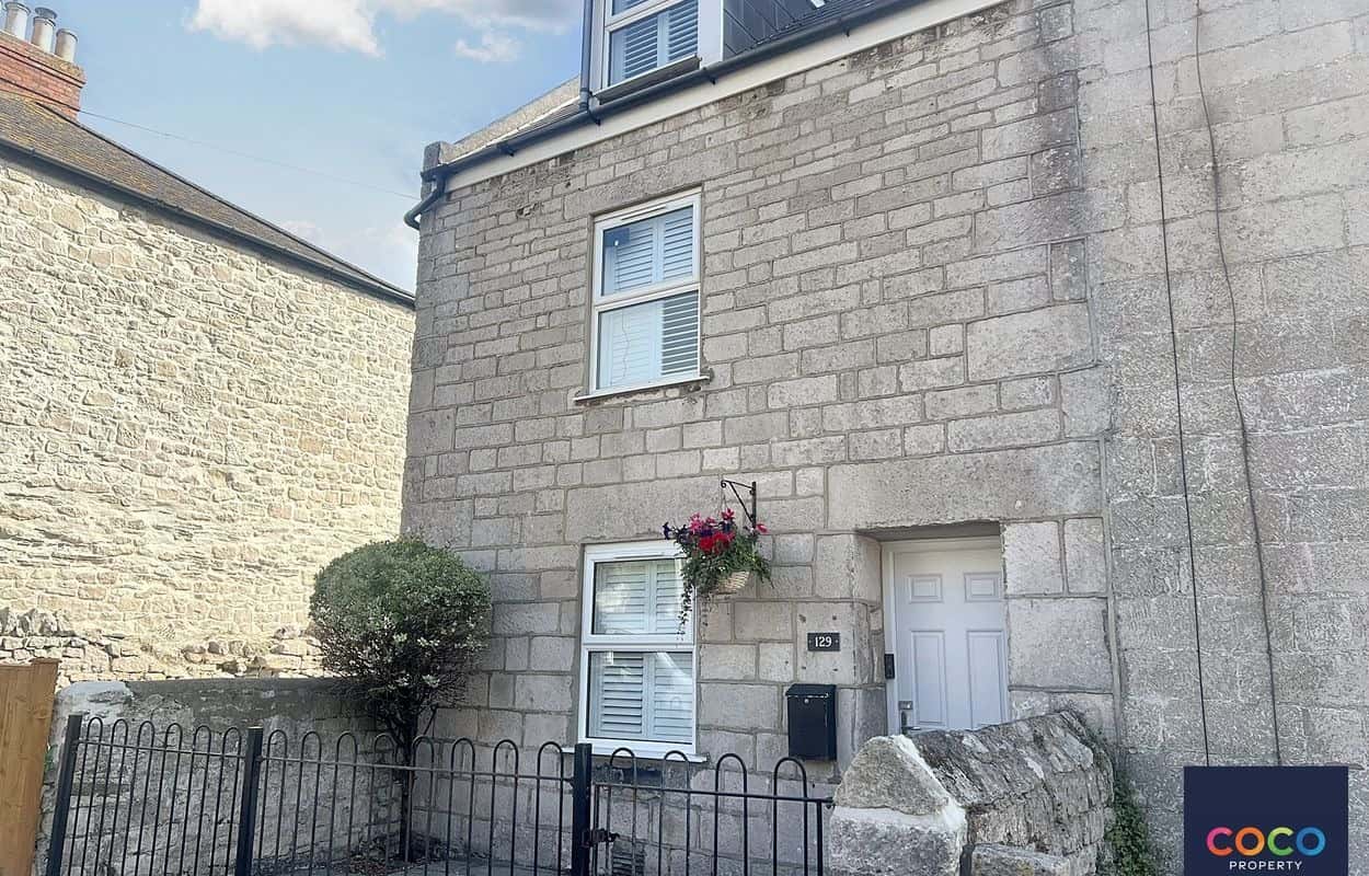 Charming 3-Bed House in Fortuneswell with Sea Views & Courtyard Property image 22