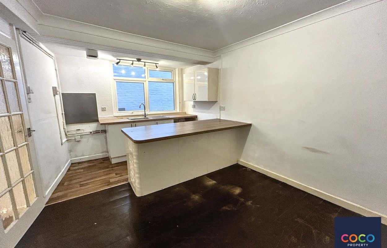 Modern Two Double Bedroom Ground Floor Flat, Old Swan, Weymouth Property image 5