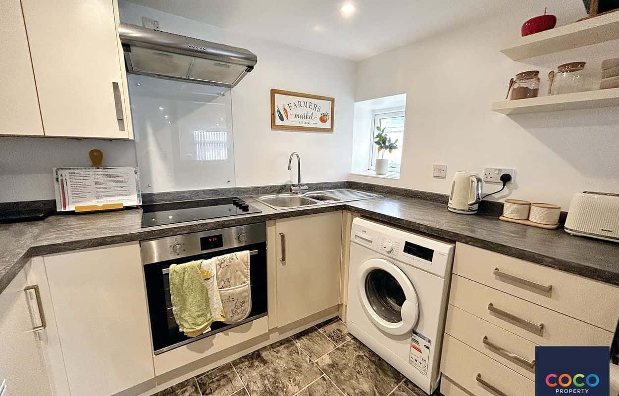 Charming 1-Bed Flat in Weymouth, Near Chesil Beach - Long Term Let Property image 8