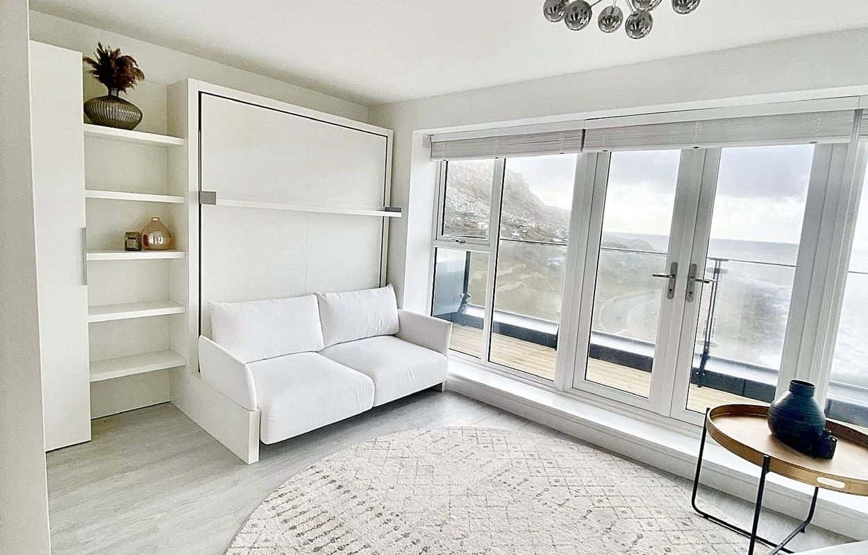 Stunning 3 Bed House to Let in Portland with Sea Views & Balcony Property image 9