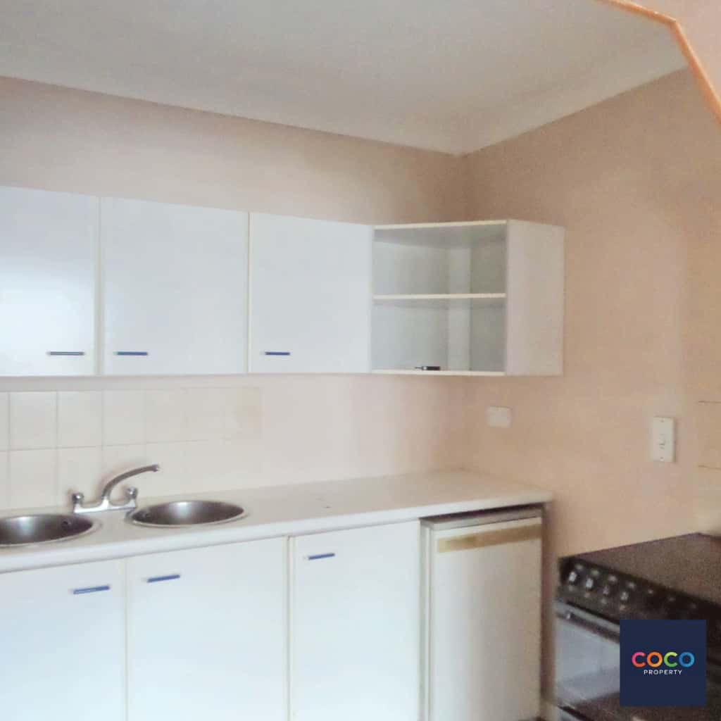 Modern 1-Bed Apartment in Victoria Court, Dorchester Property image 3