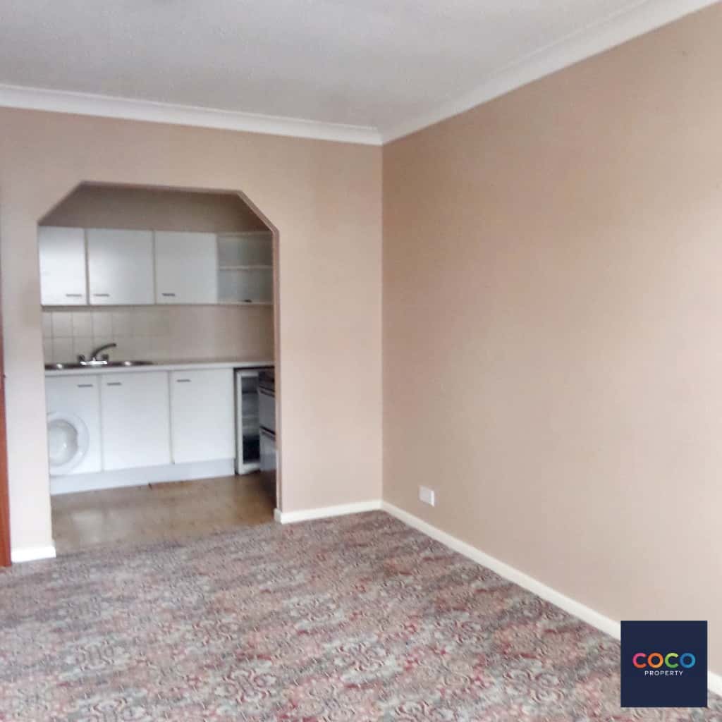 Modern 1-Bed Apartment in Victoria Court, Dorchester Property image 2