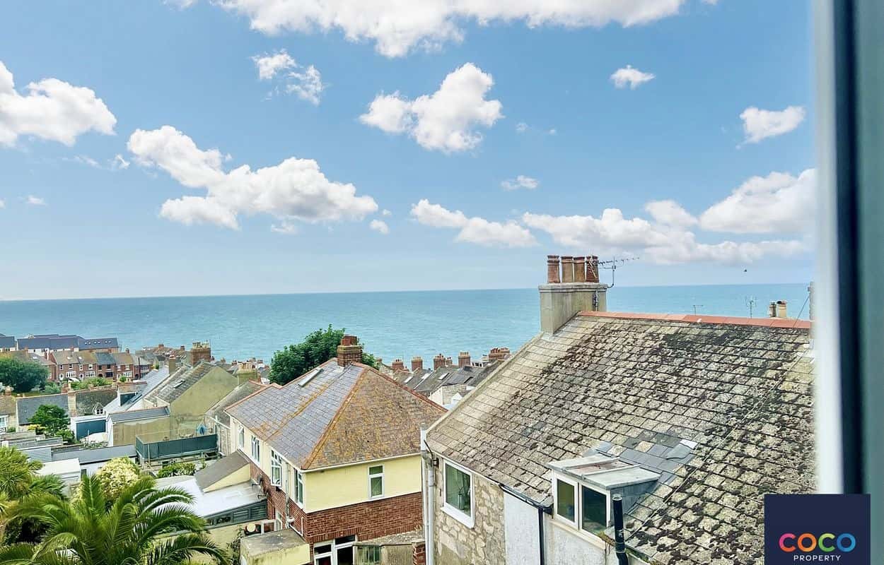 Charming Studio Apartment with Sea Views in Fortuneswell Property image 1