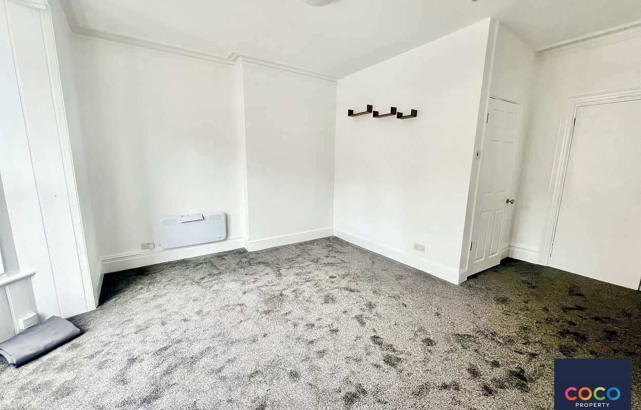 Charming Studio Apartment with Sea Views in Fortuneswell Property image 5