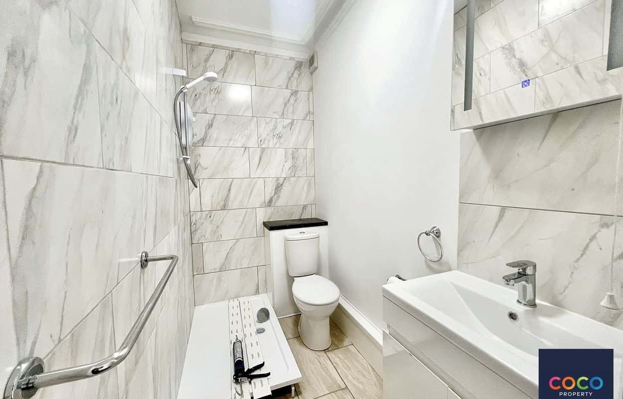 Charming Studio Apartment with Sea Views in Fortuneswell Property image 3