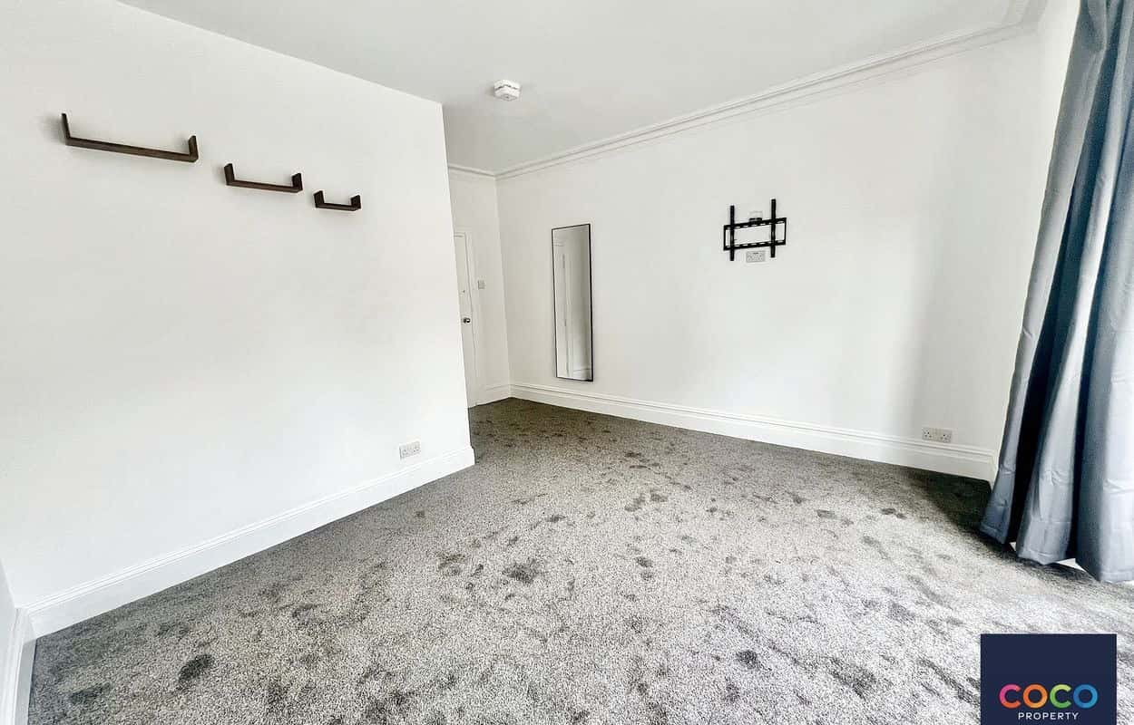 Charming Studio Apartment with Sea Views in Fortuneswell Property image 7