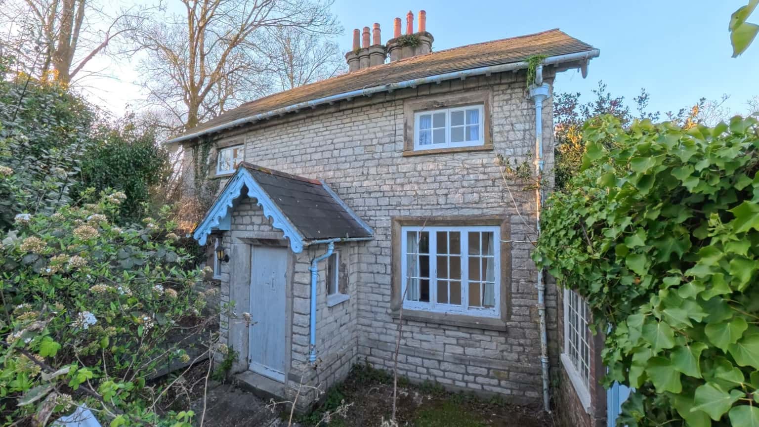 Grade II Listed House, West Walks, Dorchester with Gardens & Parking Property image 1