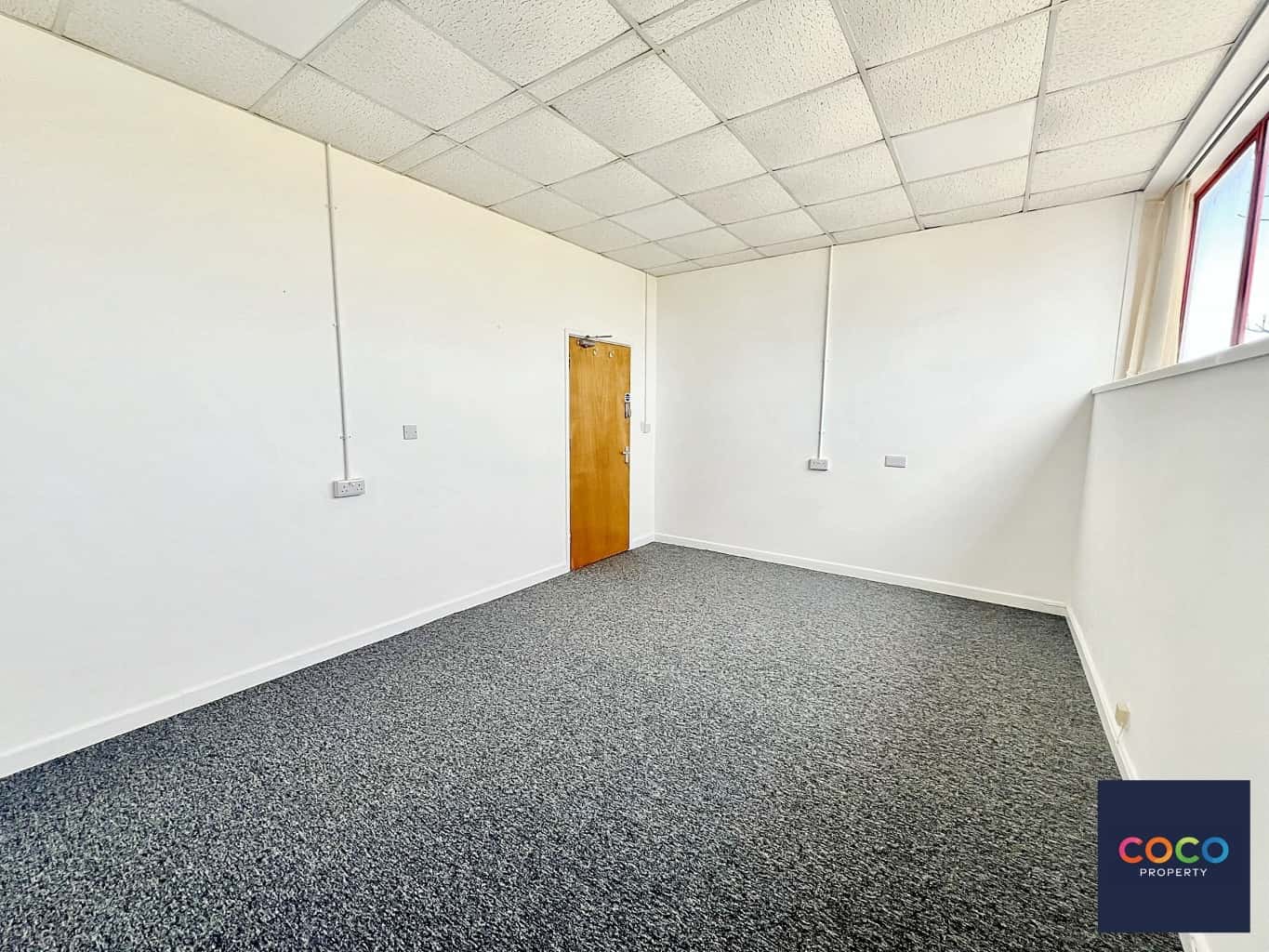 Secure Workspace with 24/7 Access & Parking in Portland, Dorset Property image 5