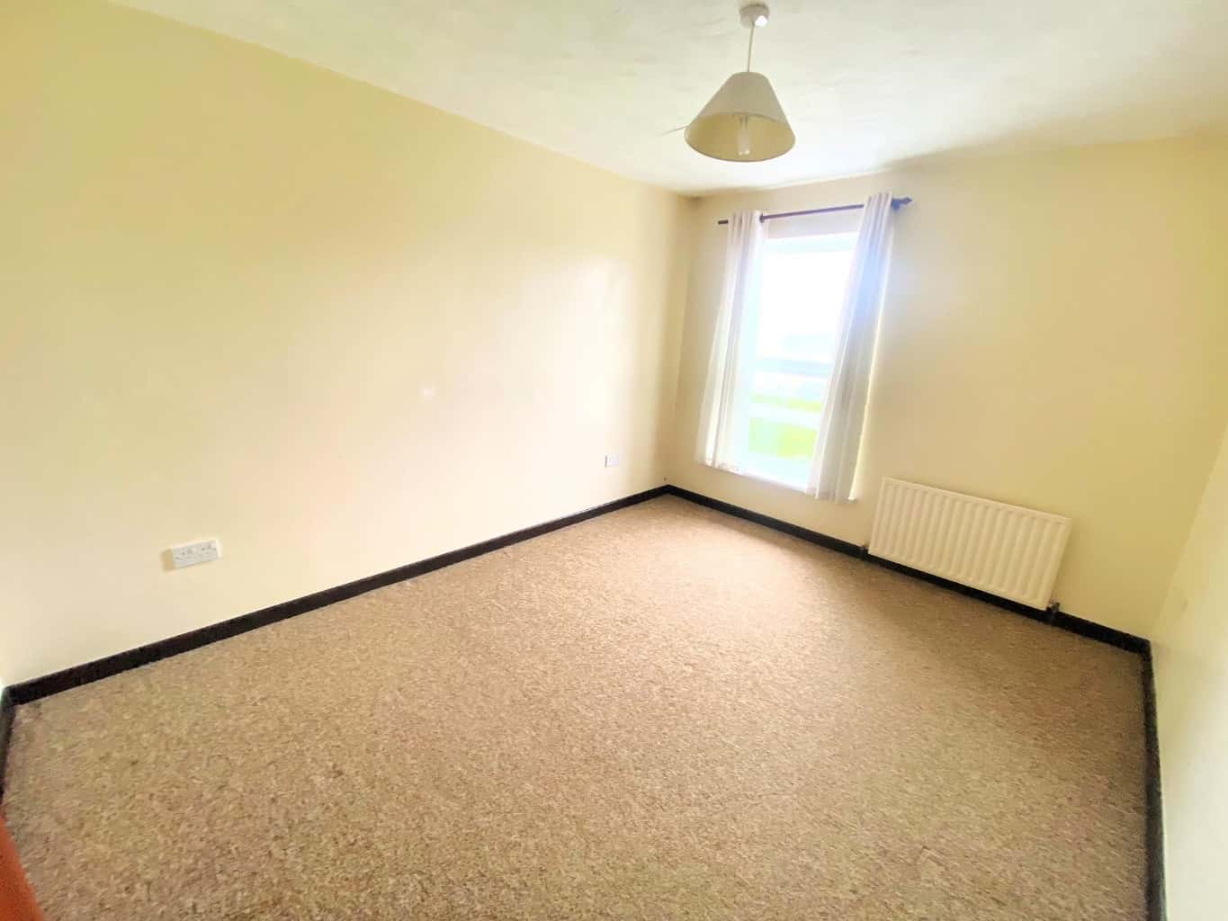 Stylish Two Bedroom First Floor Apartment in Portland Property image 6