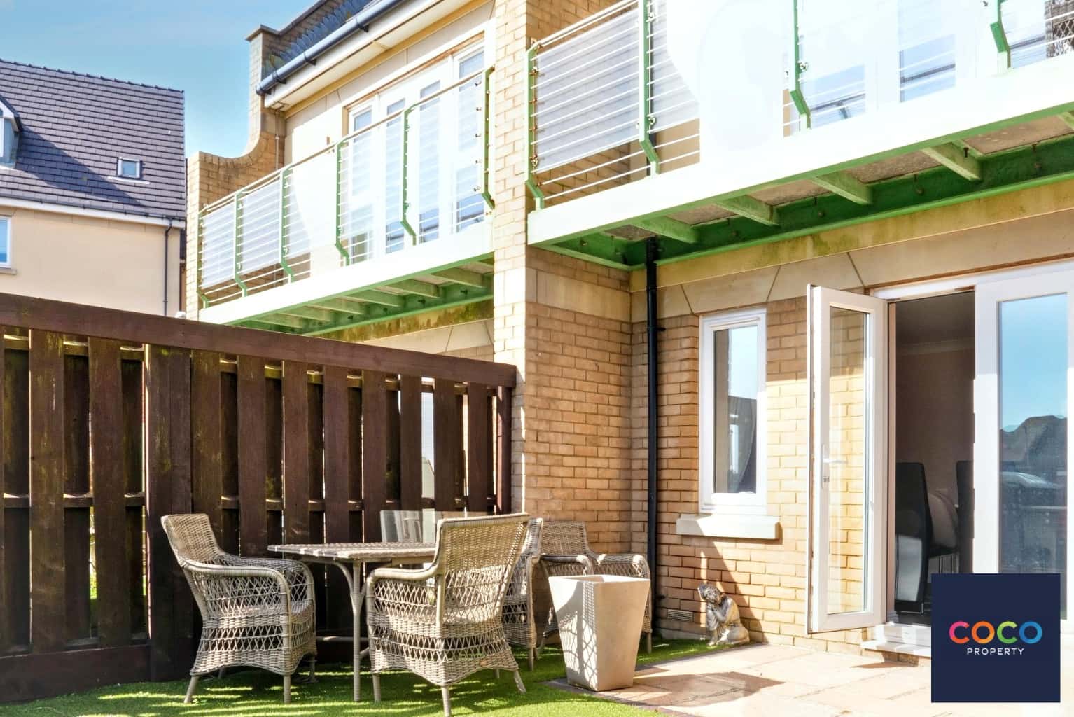 Stunning 2-Bed House in Weymouth with Sea Views & Balcony Property image 4