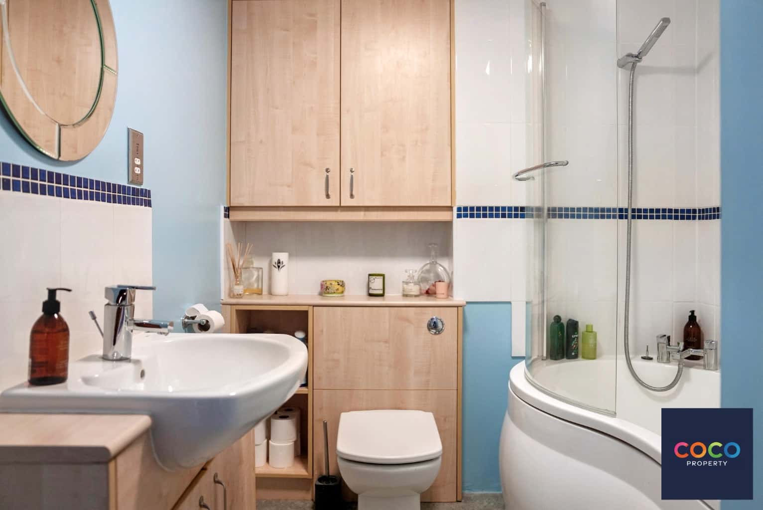 Stunning 2-Bed House in Weymouth with Sea Views & Balcony Property image 5