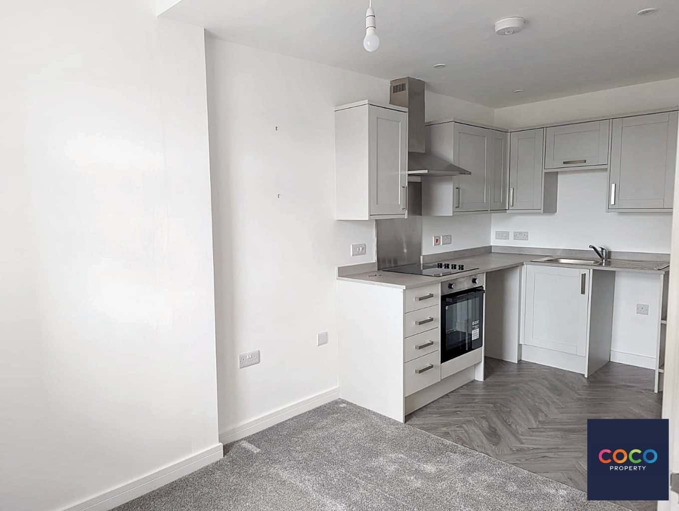 Spacious 2-Bed Apartment in Grove Road, Portland with Parking Property image 4