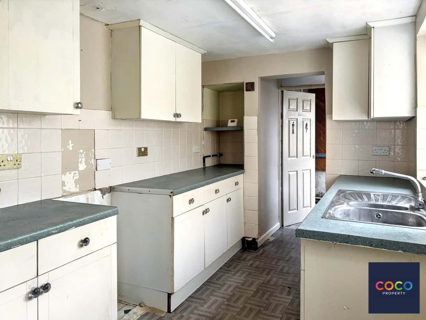 Charming 2-Bed House in Weymouth, Short Walk to the Beach Property image 3