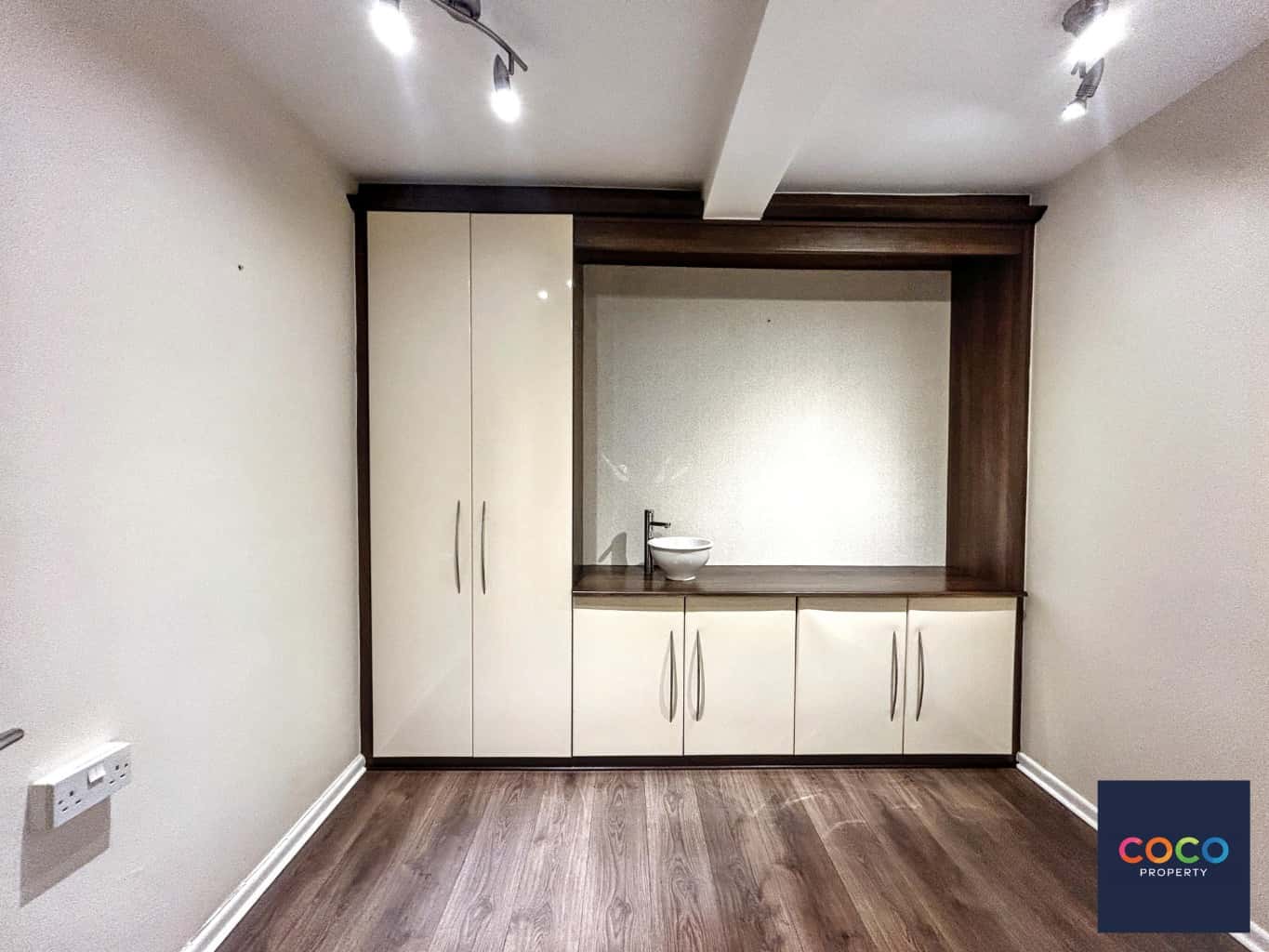 Prime Commercial Unit, Princes Street, Dorchester: Flexible Retail/Office Property image 8