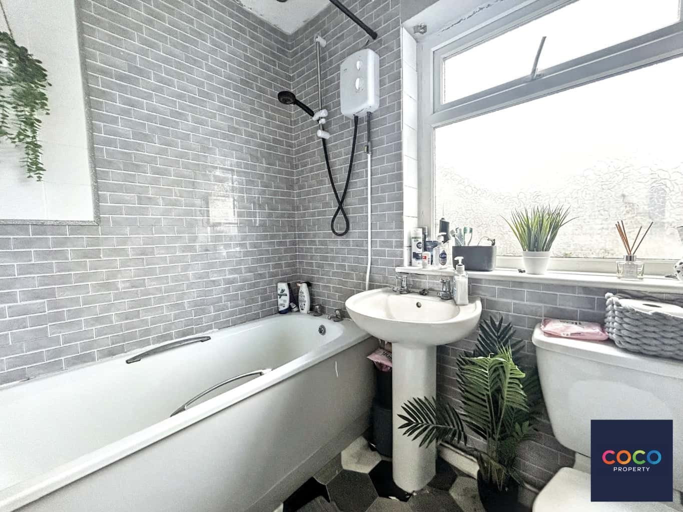Three Bedroom Portland House. Property image 8