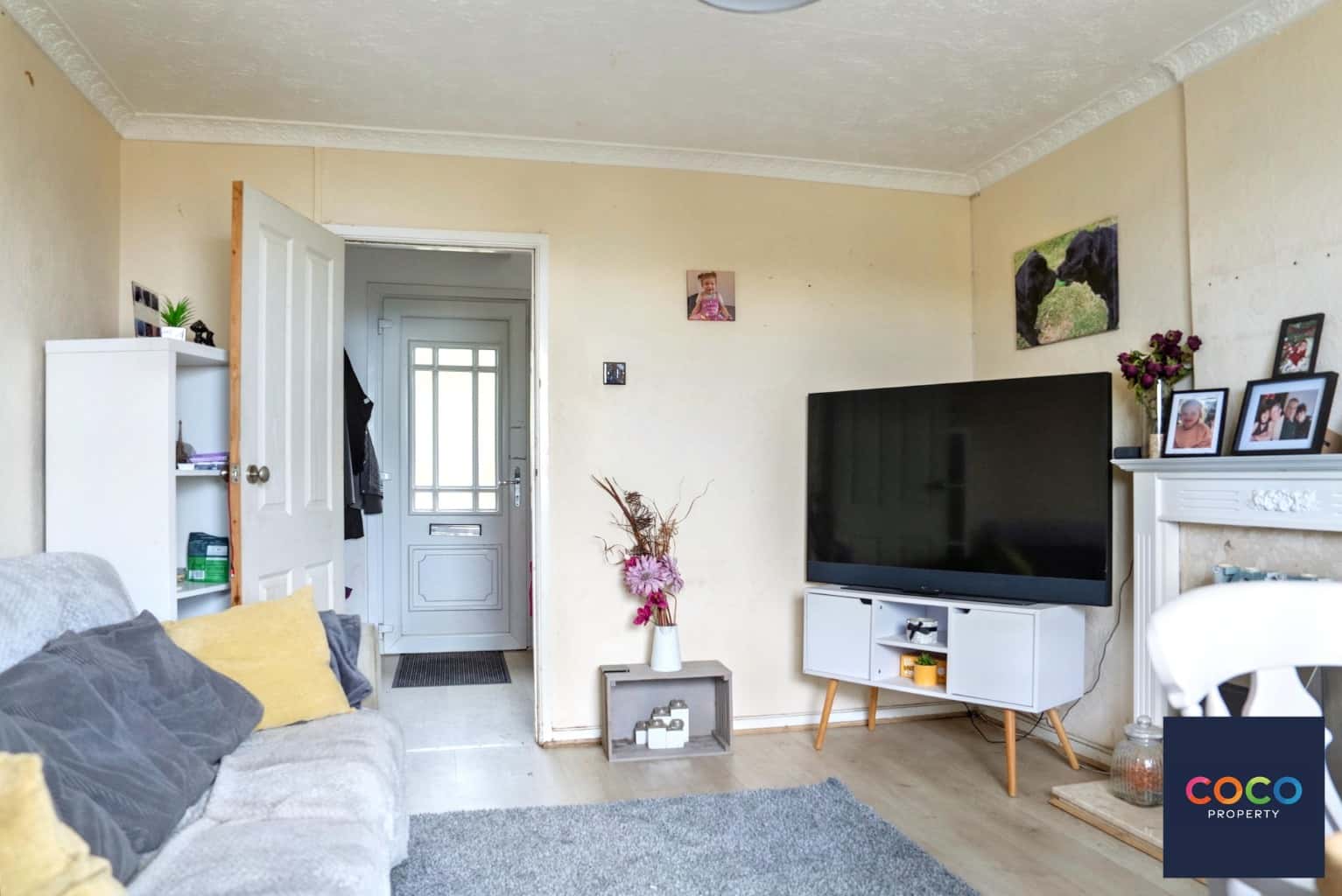 Three Bedroom Portland House. Property image 3