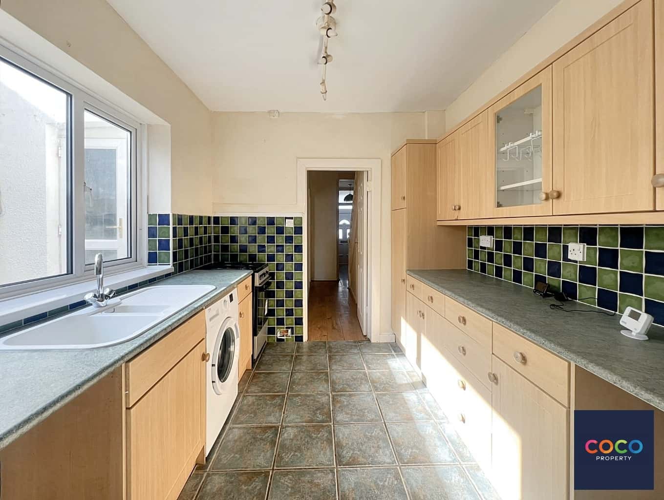 Charming 2-Bed House, Sea Views, Moments from Portland Beach Property image 4