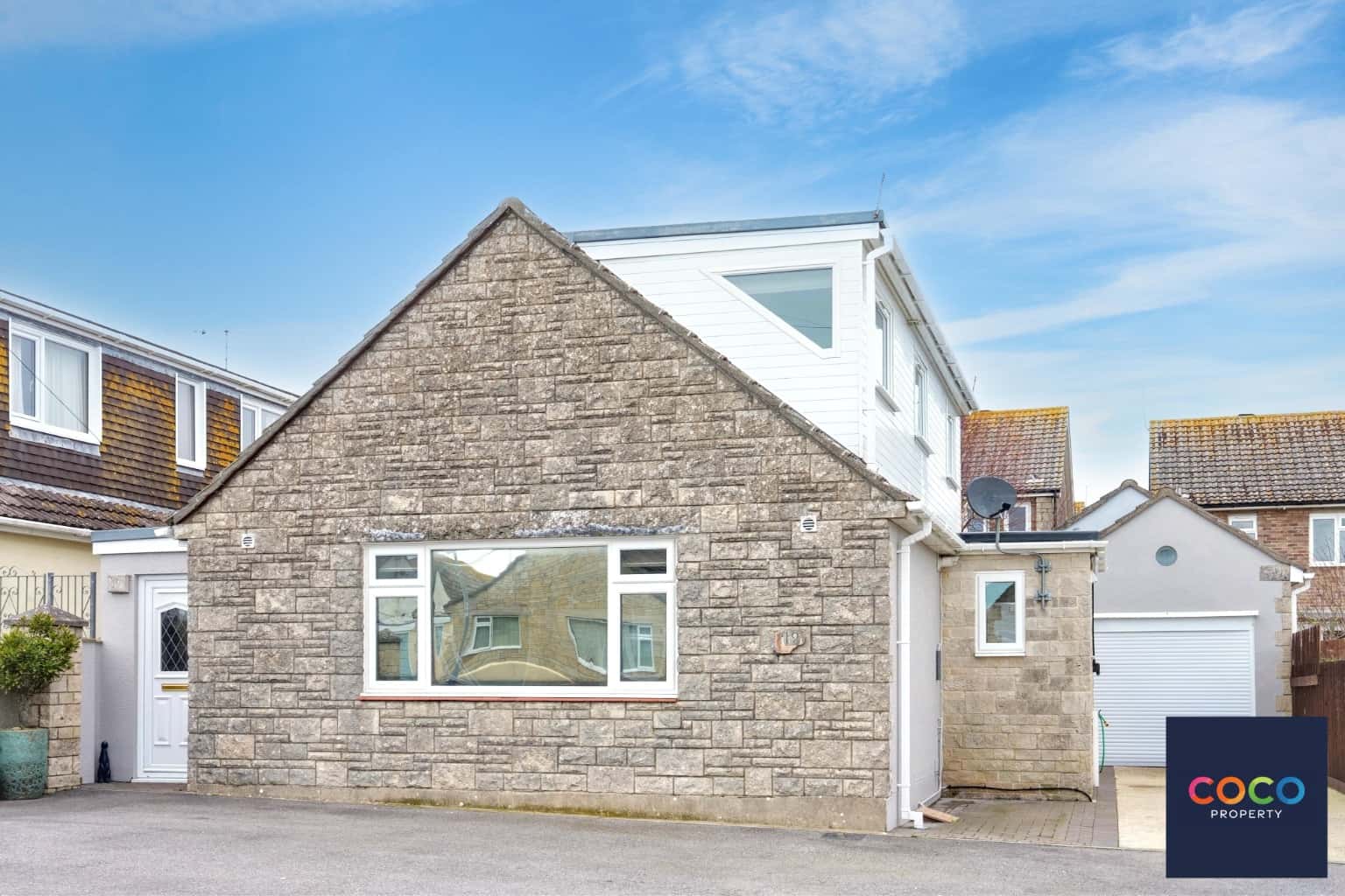 Versatile 4-Bed Detached Chalet Bungalow Property image 1