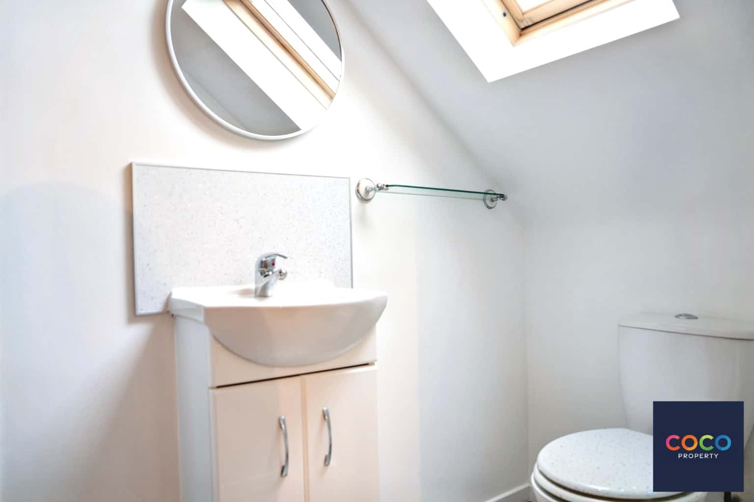 Versatile 4-Bed Detached Chalet Bungalow Property image 9