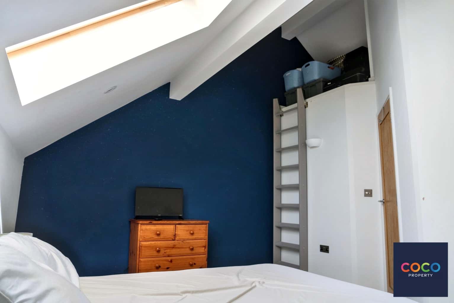 Enhanced Modern Home , Steps from Chesil Beach Property image 6