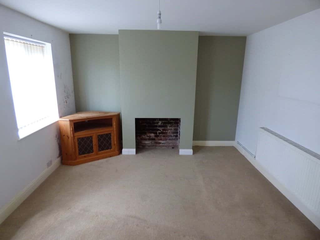 3-Bed End of Terrace House with Parking & Conservatory, Weymouth Property image 4
