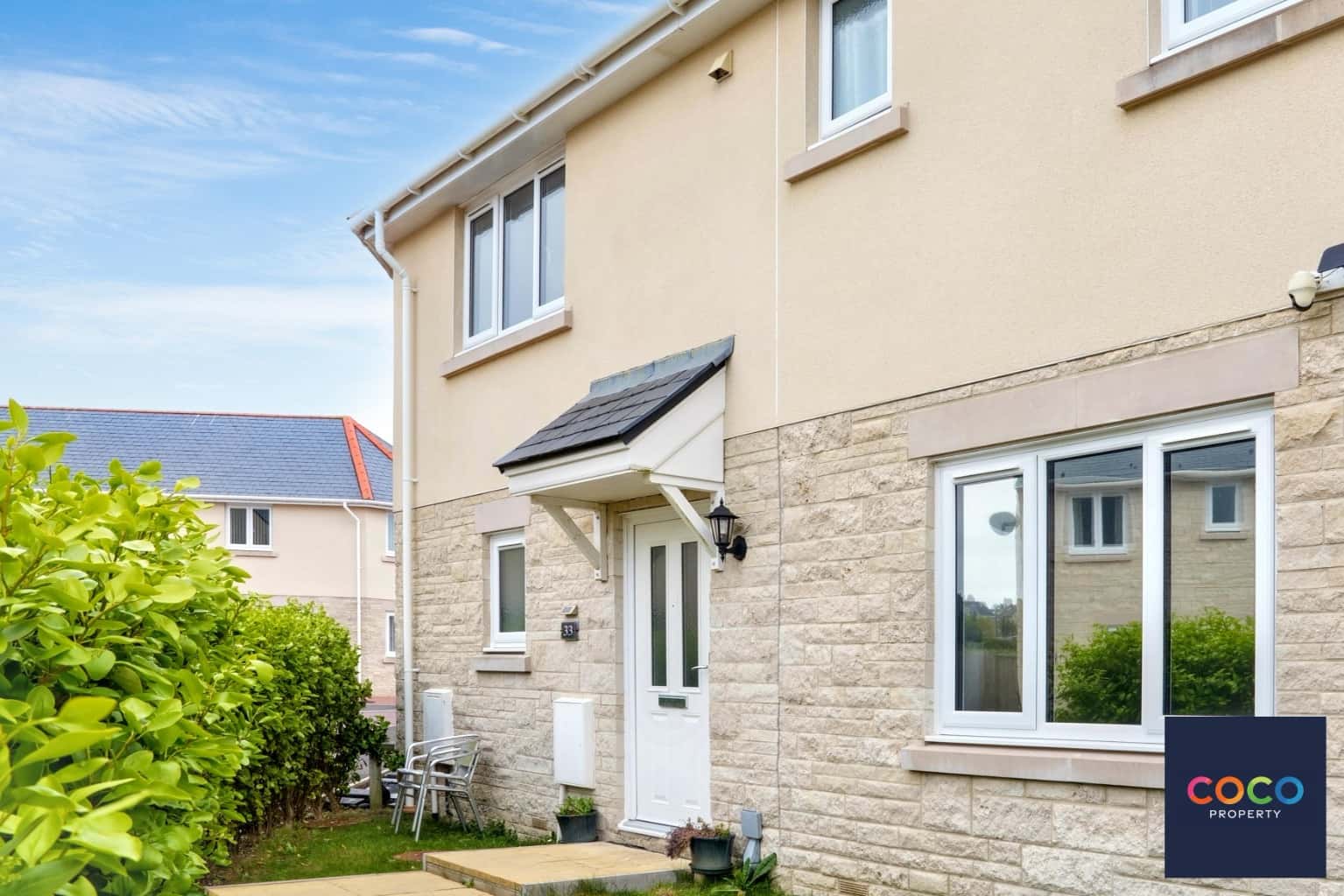 Modern 3-Bed Semi-Detached House in Portland with Garden & Parking. Property image 1