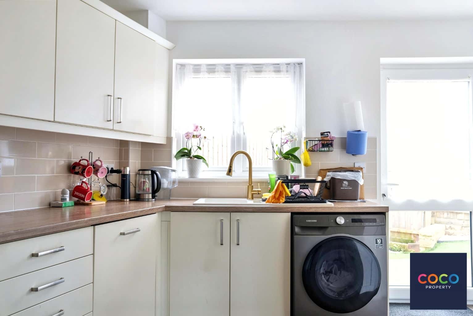 Modern 3-Bed Semi-Detached House in Portland with Garden & Parking. Property image 4