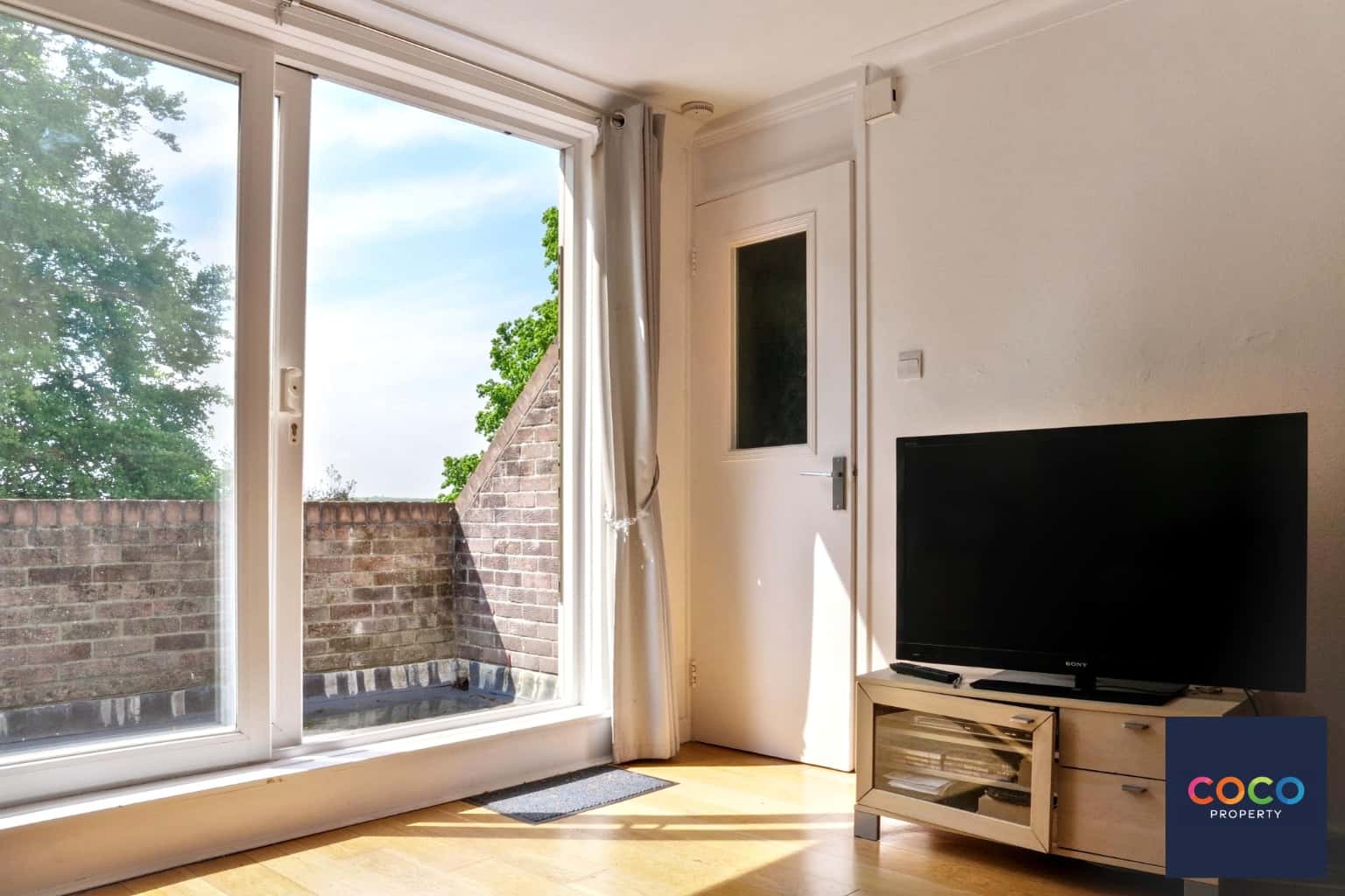 Charming Studio Suite with Balcony in Central Dorchester Property image 6