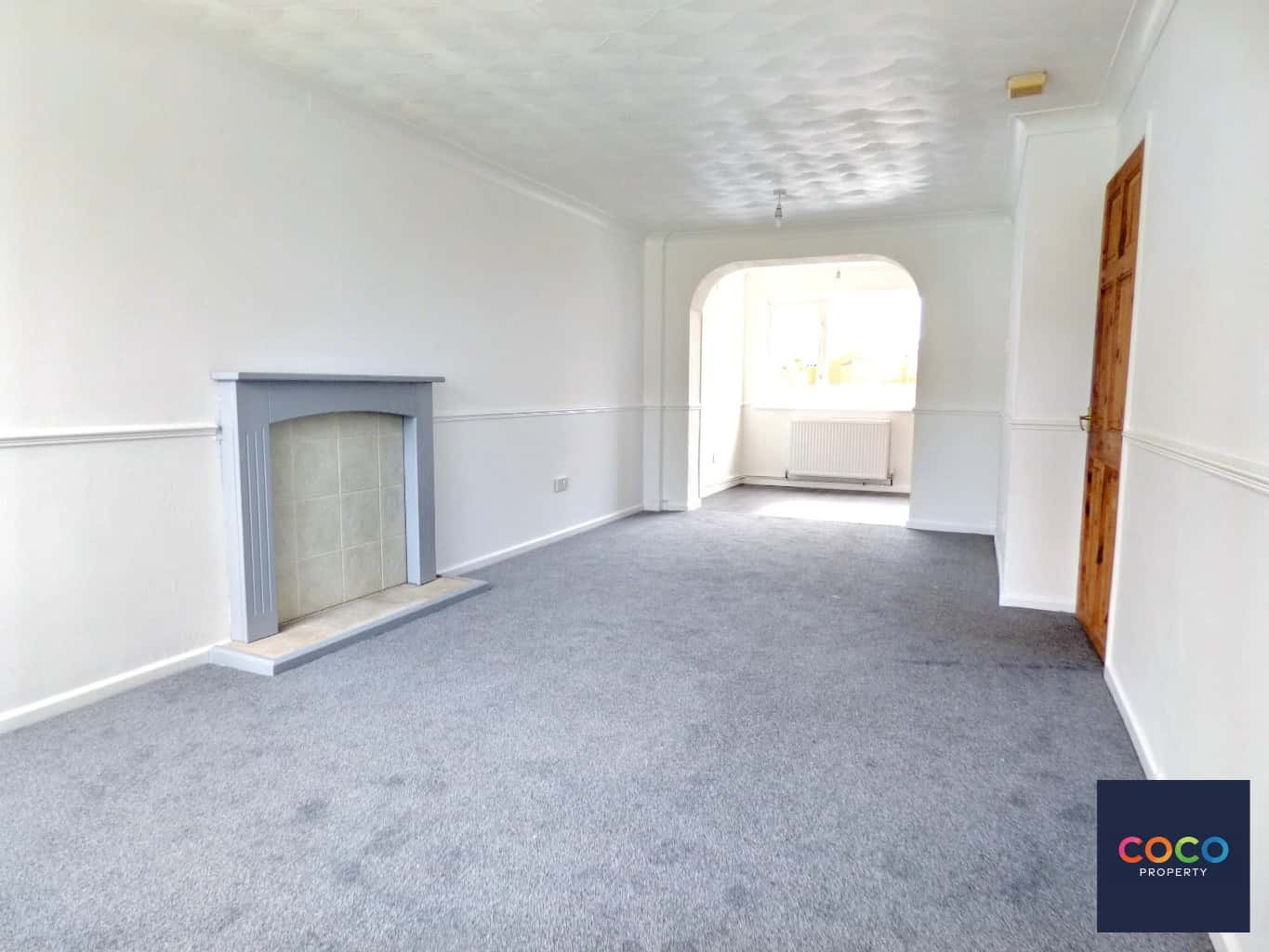 Spacious 4-Bed End-Terrace with Driveway & Garden on Portland Property image 2