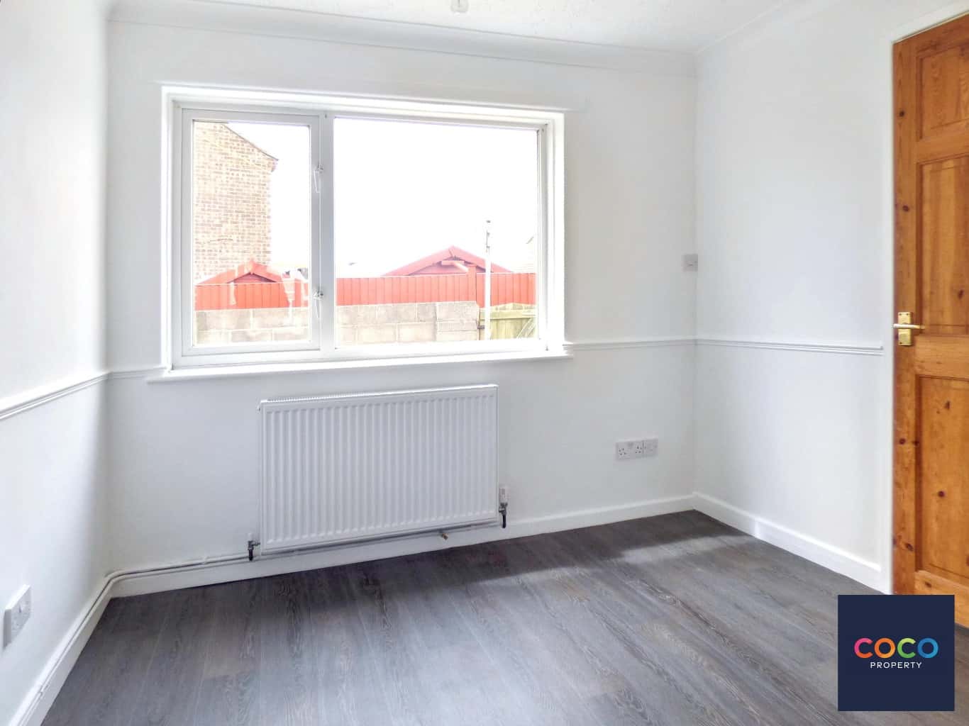 Spacious 4-Bed End-Terrace with Driveway & Garden on Portland Property image 4