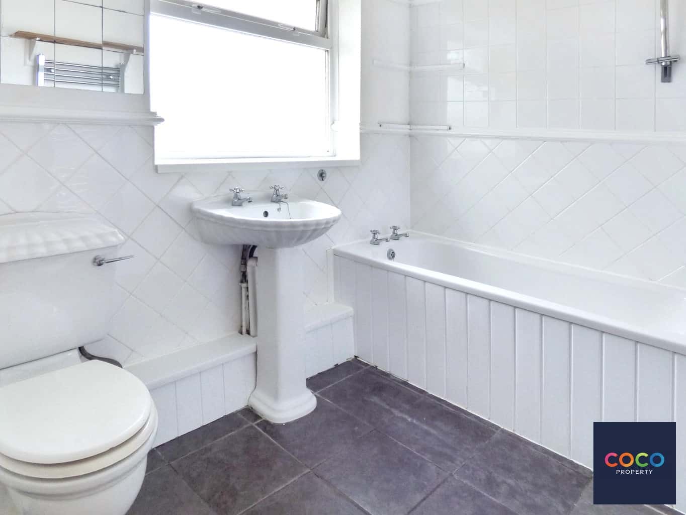 Spacious 4-Bed End-Terrace with Driveway & Garden on Portland Property image 9