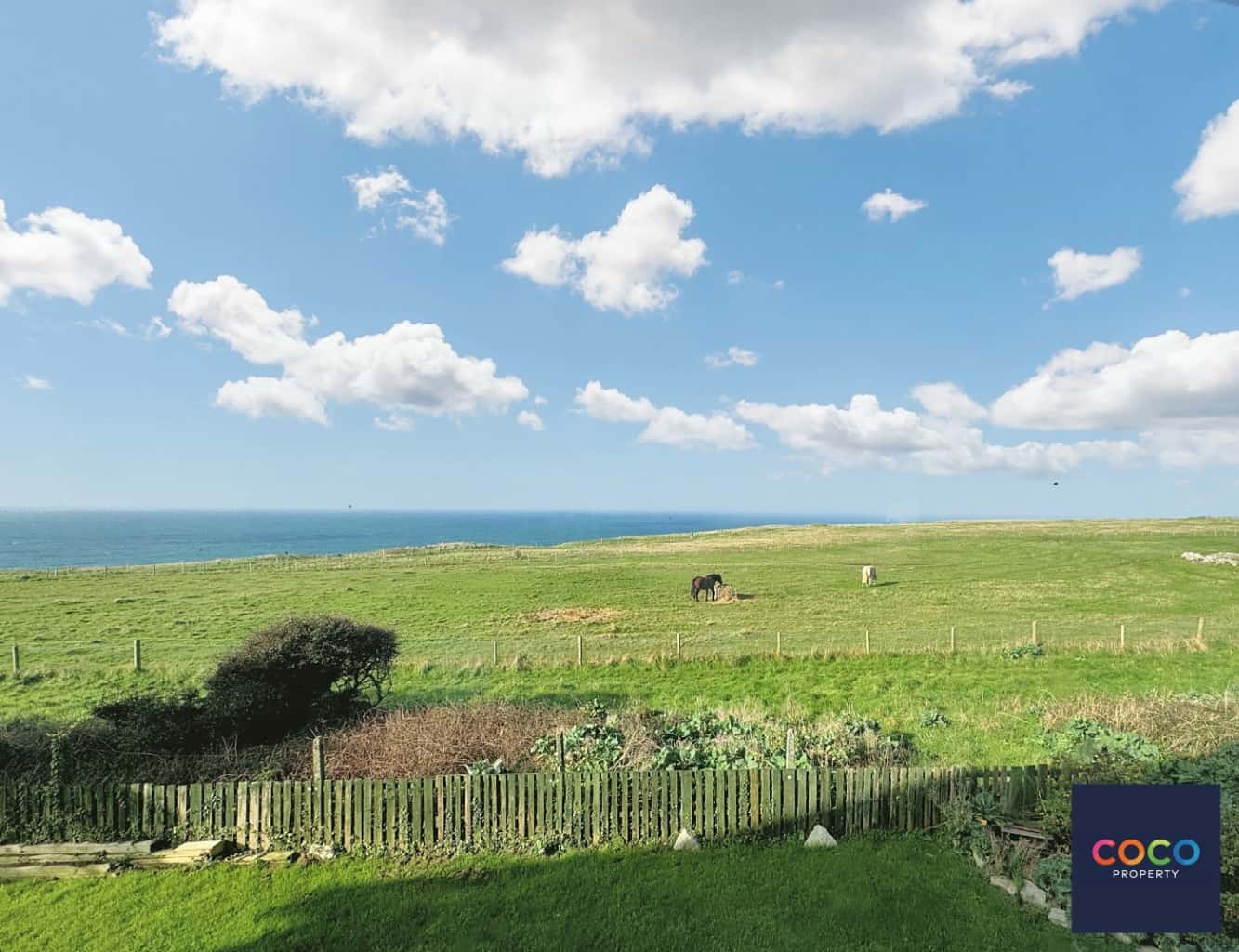Charming 2-Bed Apartment with Balcony, Near Dorset's Coastline Property image 2