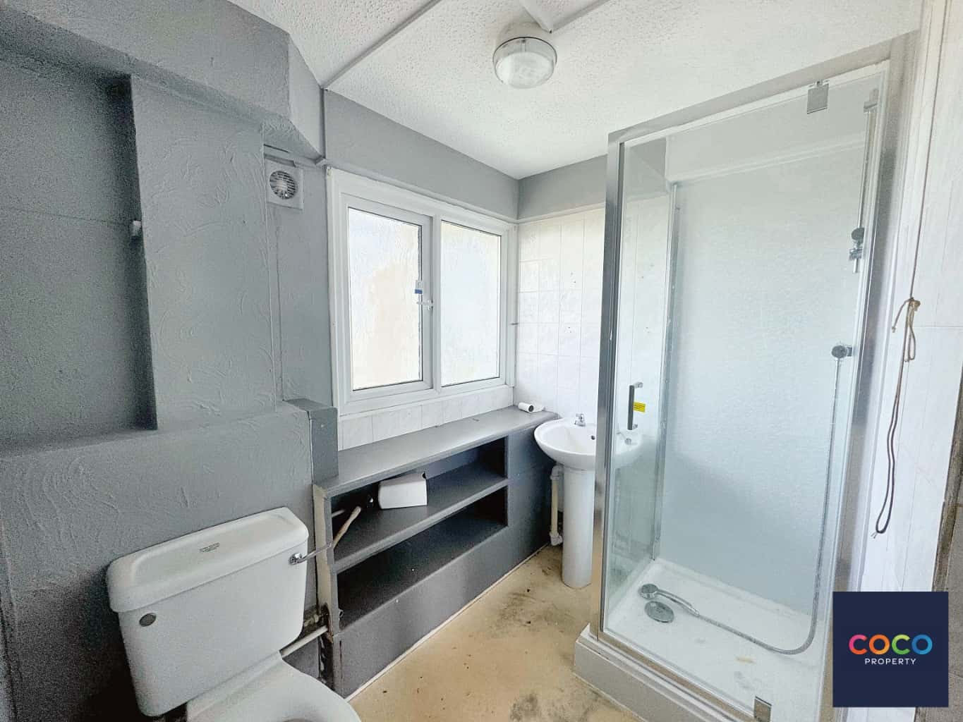 Charming 2-Bed Apartment with Balcony, Near Dorset's Coastline Property image 11