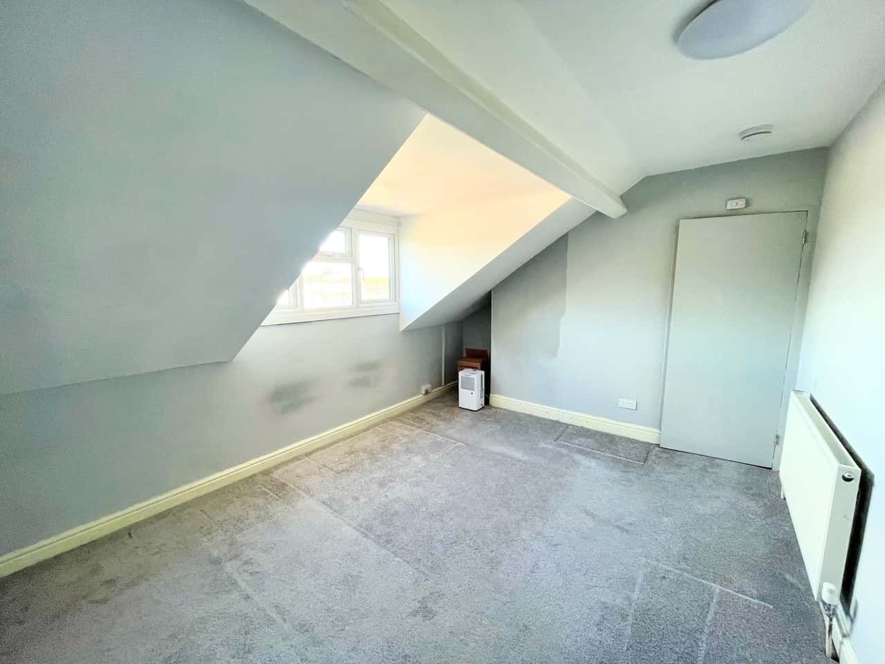 Marina Views: Well-Presented Two Bed Flat in Popular Chickerell Road Property image 4